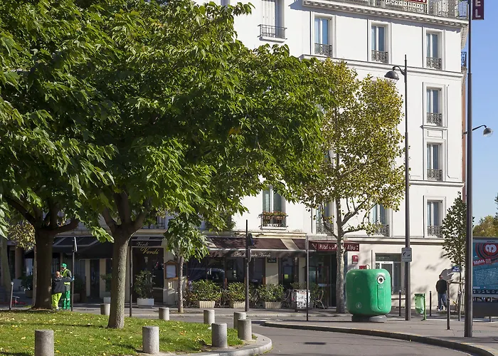 Hotel De La Place Des Alpes Parigi